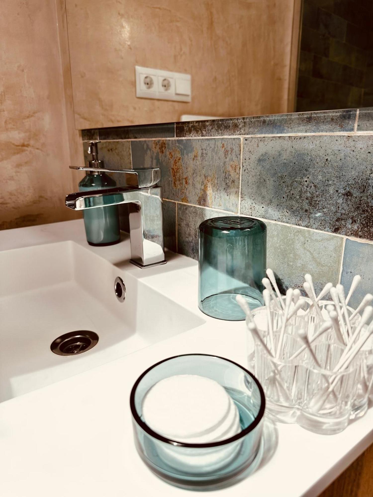 Cherry Jacuzzi Apartment Ronda Buitenkant foto